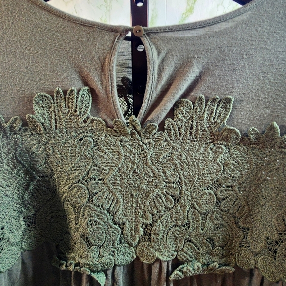 ADIVA Beautiful Embroidered Applique Top - Picture 7 of 10